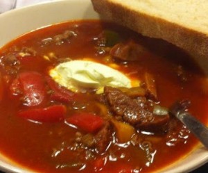 Gullaschsuppe