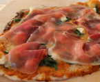 Tricolore pizza